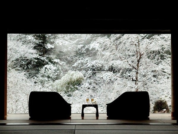 四季折々の表情を見せる自然の中に佇む温泉旅館です。「強羅花壇」