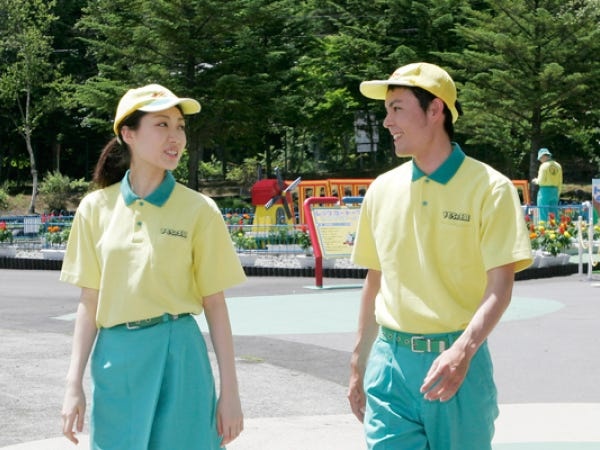 入社後はOJTを通じて一つ一つ業務を覚えていってください。わからないことがあれば、いつでも先輩に相談できる環境です。