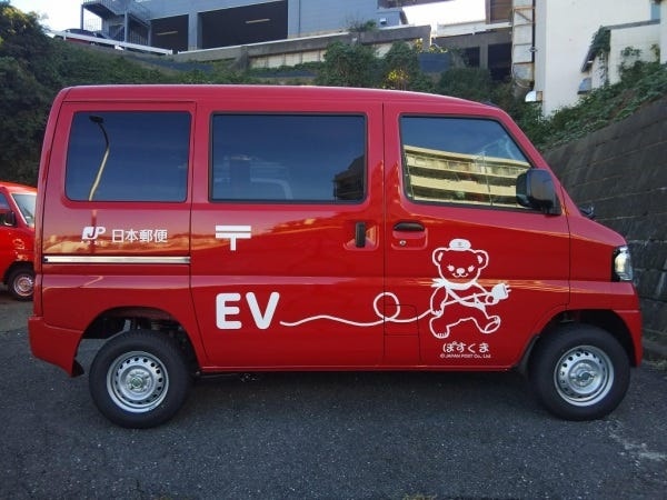 自分で施工した車両を街中で見かけることも。家族や友達に、ついつい自慢したくなる仕事です。