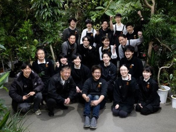 一緒に働くメンバーです！困ったことがあれば何でも相談してください♪