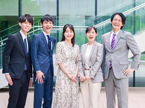 困ったことがあれば、周りの方にすぐに相談もできるので、安心です！将来的にはリーダーやSVを目指して、それぞれが頑張っています。