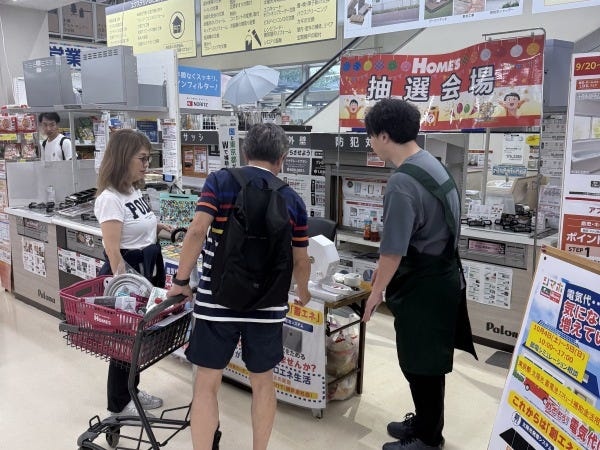 「イベントを盛り上げる」「お話しする」ことがメインです。