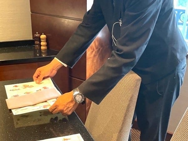 ステーキハウス ホールスタッフ（飲食経験者歓迎）