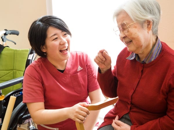 デイサービス介護スタッフ募集｜未経験・無資格OK｜資格取得支援あり