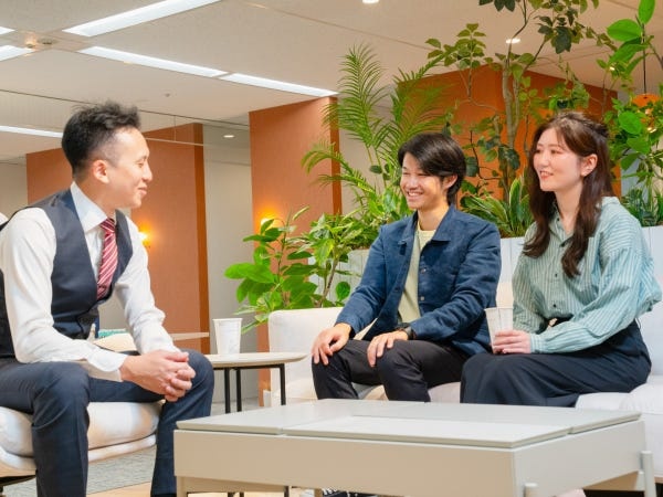 活発に意見が飛び交う社風