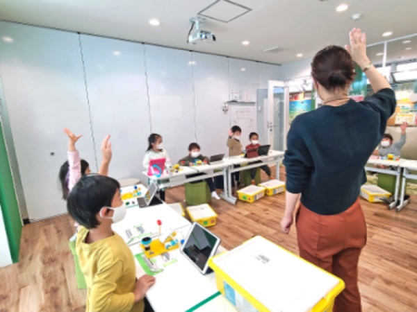 レッスンでは、子どもの「好き」や「楽しい」を原動力に、チャレンジし、成長できる環境や機会を提供しています◎