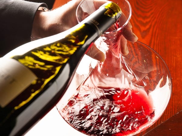 管理職ホールサービススタッフ店長候補・ホール接客スタッフ（交通費支給有・飲食経験者優遇）