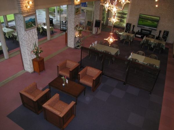 パブリックスペースは、プレイヤーや訪問者がリラックスできる快適な空間です。