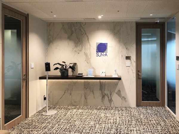 オフィスはJR田端駅徒歩1分のタワービル。17階なので眺望も最高。社内は高速WiFi完備です。