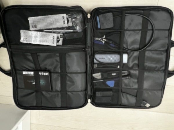 仕事に必要な道具は全て会社から貸与されます。現場での作業も安心して行えるよう、常に完璧な準備をしています。