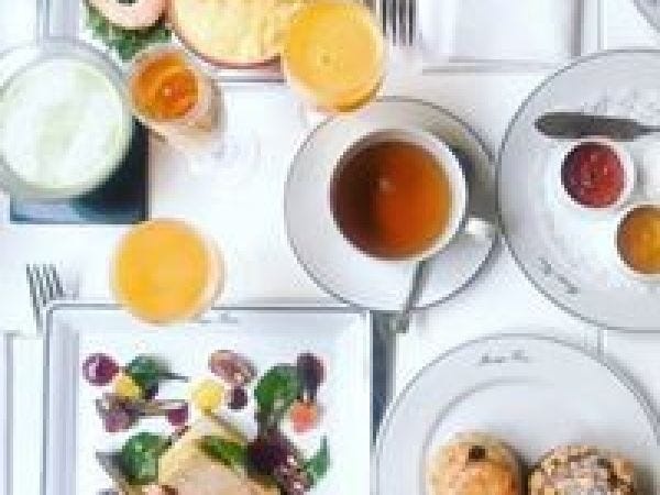 ランチからアフタヌーンティーまで、お茶に合わせた料理やパティスリーはマリアージュ フレールでしか味わえない感覚。