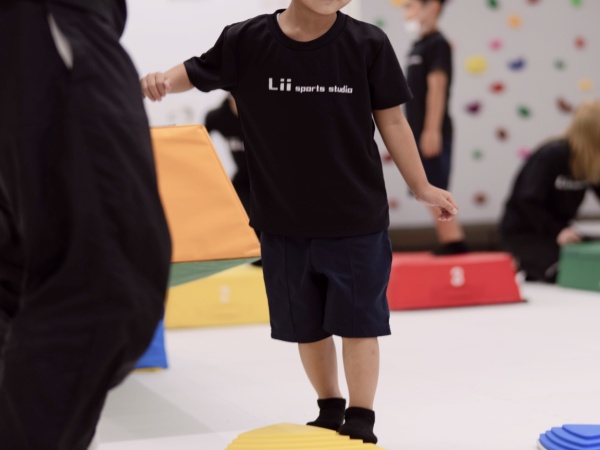 児童指導員/キッズスポーツインストラクター（教員免許必須）- スポーツ特化型児童発達支援