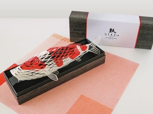 繊細な切り抜き加工で作る「紙にしきごい」や地元情報満載の「新潟手帳」など、DI Paletteオリジナル商品やサービスの企画開発も行います。