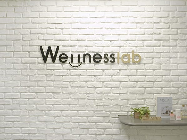 オフィス入口です。世界中をキレイと笑顔にするそんな思いで一緒に働きませんか？