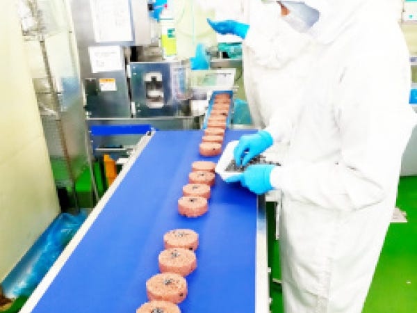 製造部門の作業風景