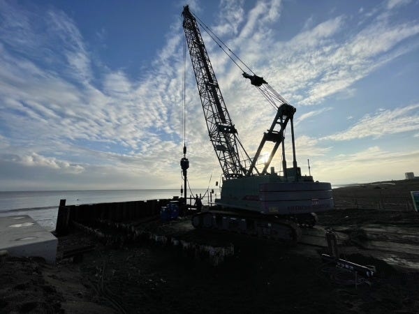 ★海岸シートパイル打ち込み★