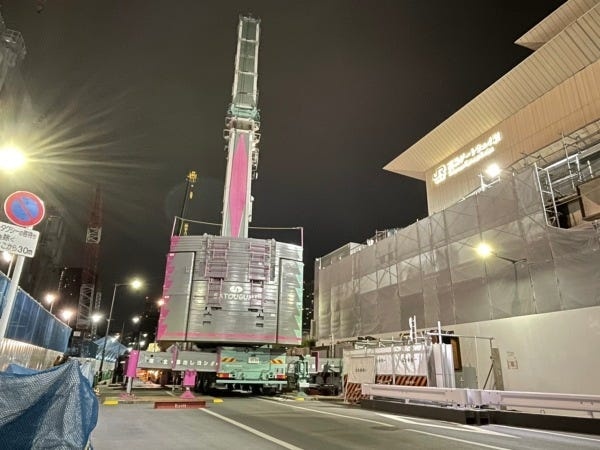 大型クレーンも自社所有！！