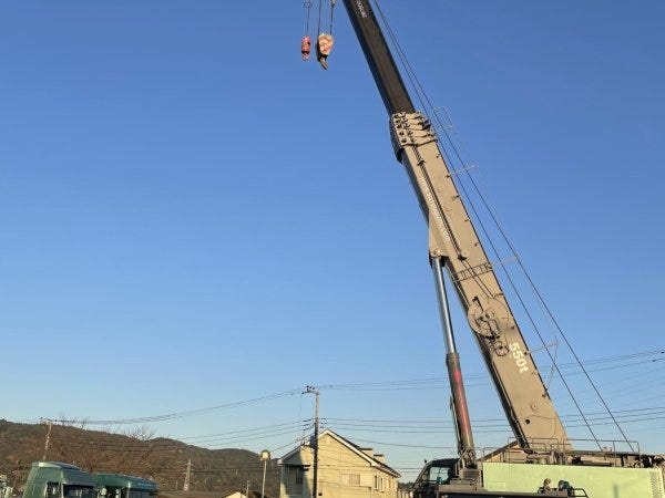 自社開発特殊高所作業台！