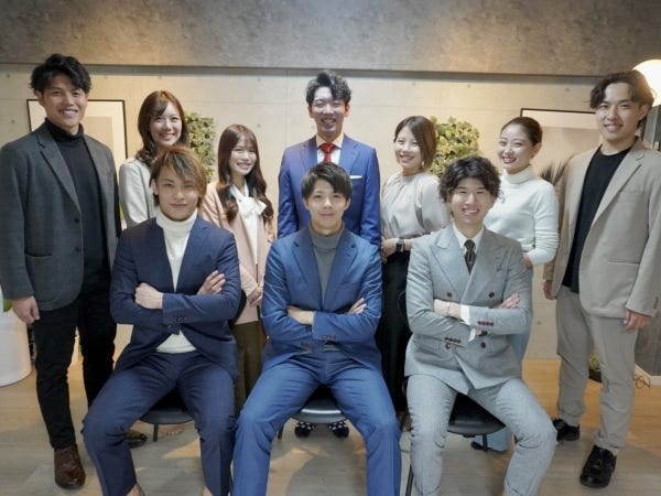 社員の平均年齢は28歳で、男女比は6：4ほど。フレッシュなメンバーが多く、みんな未経験から活躍しています！