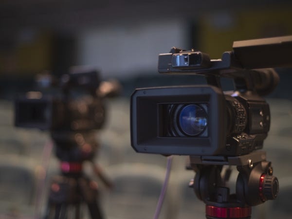 機材の扱いも最初は不安でしたが、先輩が常にフォローしてくれるので安心です。