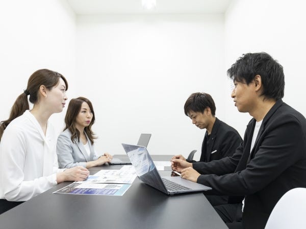 顧客サポートスタッフ・正社員（未経験OK・学歴不問）