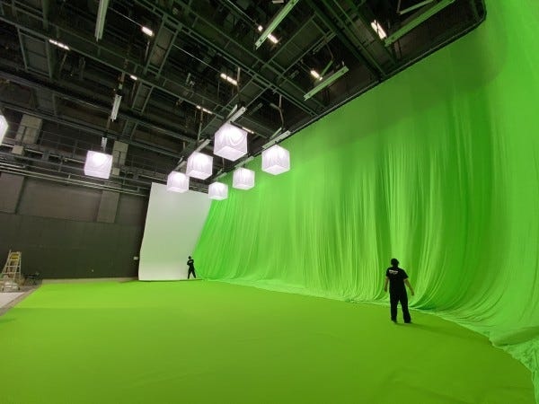 10mの高さから360°を囲むグリーンスクリーン！！なかなか見られません！