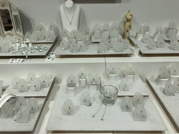 アクセサリー展示会風景