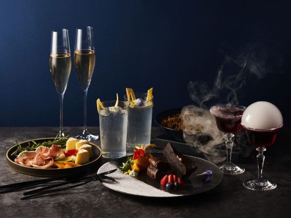 カクテル・フードともに充実した本格派バー