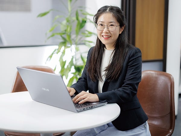 20代～30代の若手社員が活躍中！前職も販売職やサービス業など様々です！意欲次第で若手のうちから活躍できる環境が揃っています。