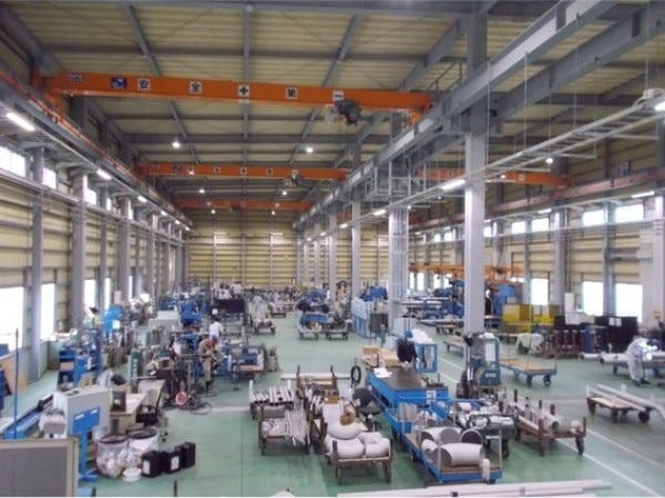 最新鋭の工場設備は、安全性にも配慮しています。