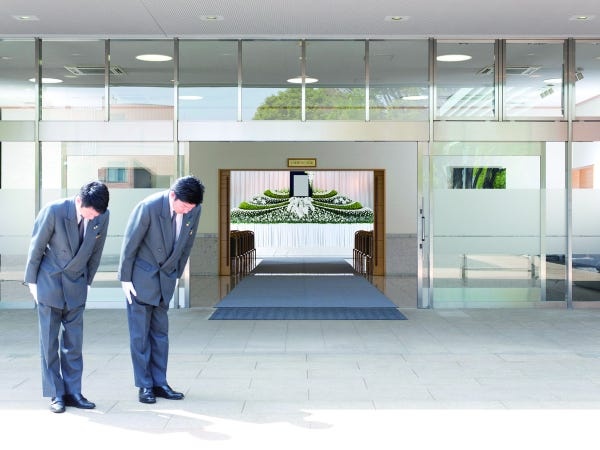 最後のお式をあなたに頼んで良かったとスタッフの一生懸命がお客様に届いたとき、心からの「ありがとう」を言ってもらえるそんな究極のお仕事です。