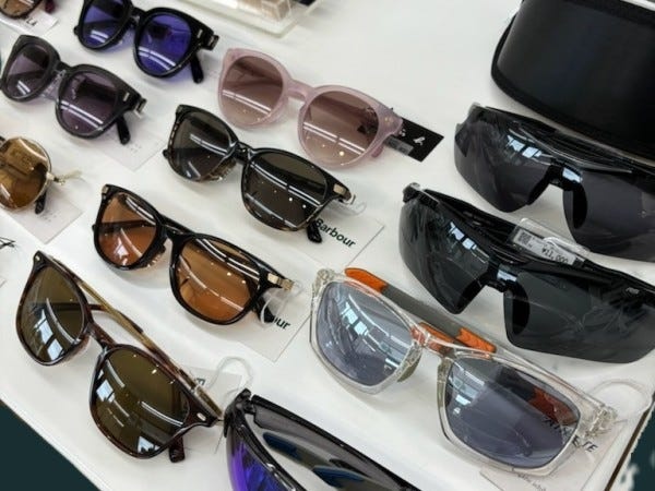 季節に応じても様々なアイテムからお客様の視生活をお助けできる商材を提案。非常に喜んでいただけるお仕事です。