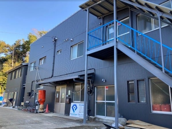 2022年10月に完成した建屋です。実は社員寮もあります！