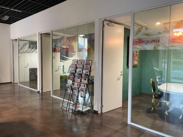 看板広告制作スタッフ：DTP・印刷・加工業務（未経験歓迎）