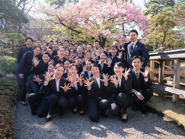 〈人柄重視の採用!〉新郎新婦を幸せにしたい!仲間と一緒に成長したい!切磋琢磨しながら働きたい!そんな方を歓迎します◎