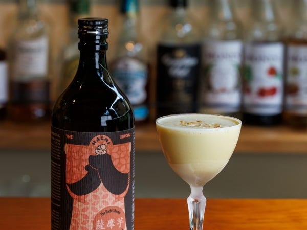 オリジナルの焼酎ブランド八を使ったオリジナルカクテルも多数