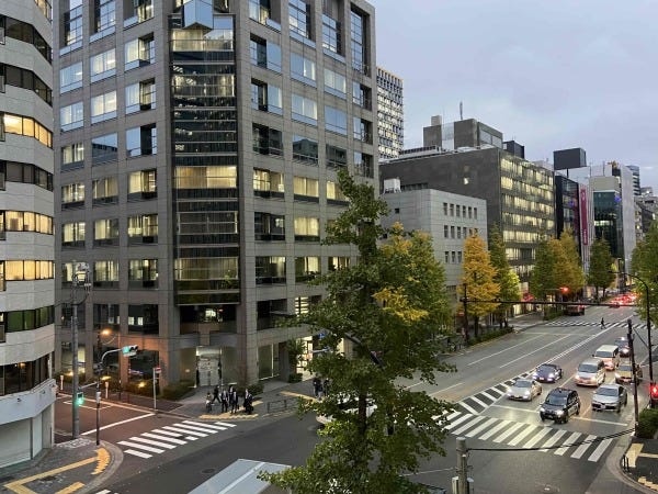 喫煙エリア（外）から見える景色です。