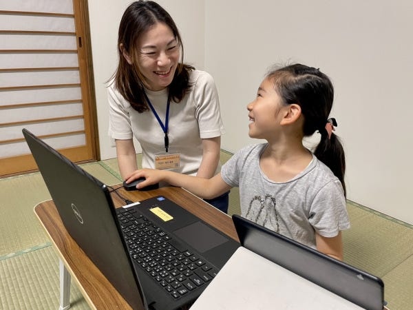 事業部長の素美先生です。作業療法士の経験を活かして専門的な療育を提供しています。