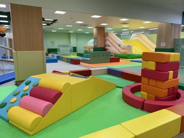 キッズパークのフロアスタッフ募集！子どもたちの笑顔を創るお仕事