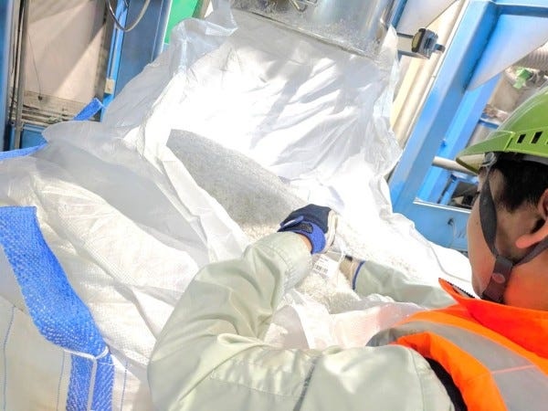 SDGs貢献！ペットボトルリサイクル工場の機械オペレーター（未経験可）