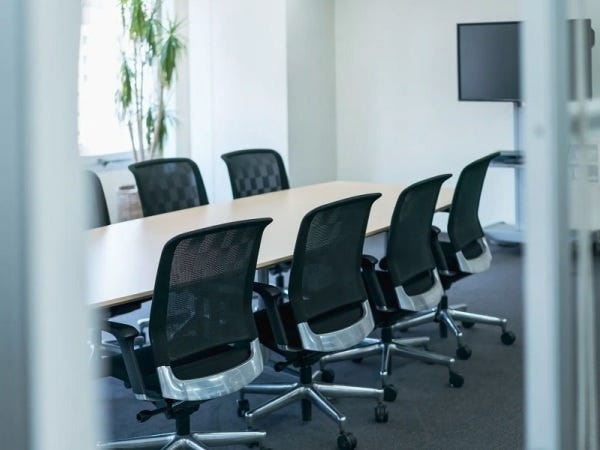 入社後は業界知識や商品知識を丁寧に学べる環境が整っています。