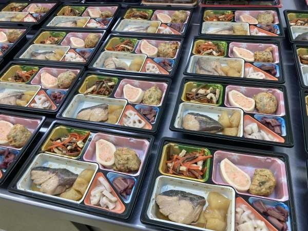 調理・盛付スタッフ募集！配達業務もあり