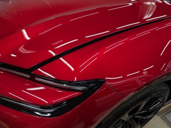 下地処理磨きからコーティングを施工するお仕事です。親切丁寧に教えます！