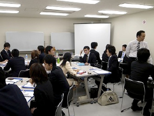 フランチャイズチェーンに加盟している当社。研修も充実しているため、あなたもすぐに不動産エージェントになれます。