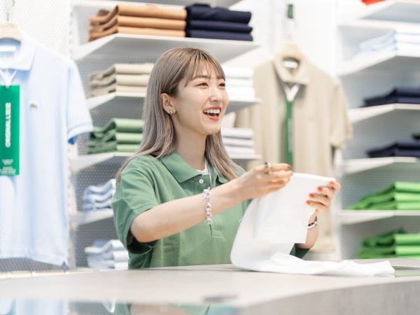 アパレル販売スタッフ募集！未経験・第二新卒歓迎！