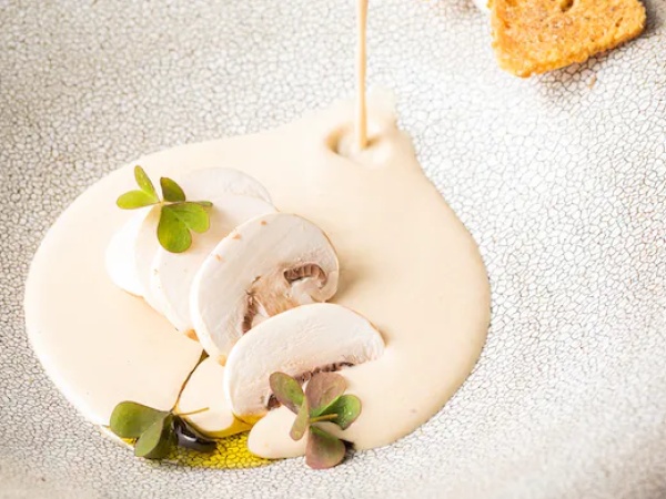 フレンチ、日本料理、グリルなど調理スタッフ募集（経験者歓迎）