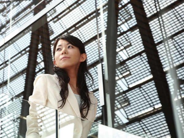 総合人材育成企業として、優秀な人材を輩出し、数多くの卒業生が専門性を活かし、それぞれのキャリアの道を歩み、日本経済のために貢献しております！