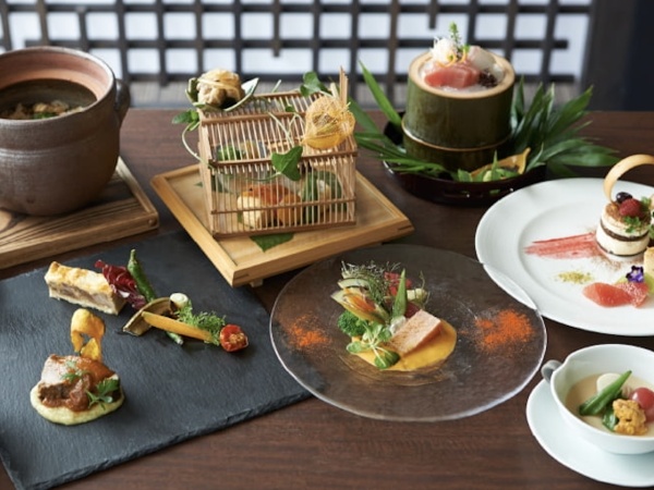 絶景ホテルでのレストランサービスのサービススタッフ（土日祝のみOK）