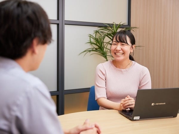 キャリアカウンセラー、エンジニアサポーター、営業担当があなたをフォロー。安心して長く働ける環境づくりに努めています。