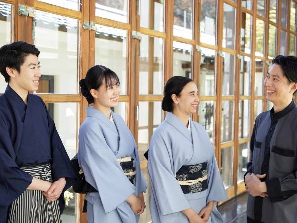 お客様にはもちろん、共に働くスタッフ同士にも思いやりの心を持つ、「和心」が我々の理念です。